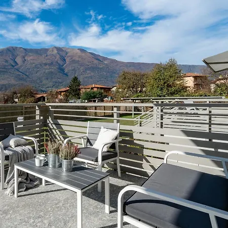 Sunshine - Luxury Property, With Pool & Large Private Garden, Few Steps From The Beach, Ideal For Families, Large Groups And People With Mobility Issuess Dervio