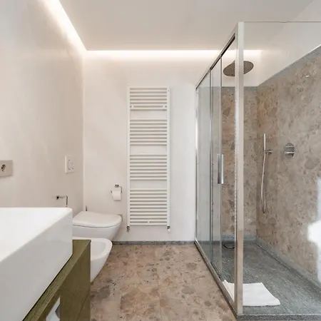 Villa Sunshine - Luxury Property, With Pool & Large Private Garden, Few Steps From The Beach, Ideal For Families, Large Groups And People With Mobility Issuess Dervio