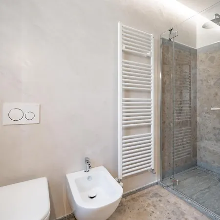 Sunshine - Luxury Property, With Pool & Large Private Garden, Few Steps From The Beach, Ideal For Families, Large Groups And People With Mobility Issuess Dervio