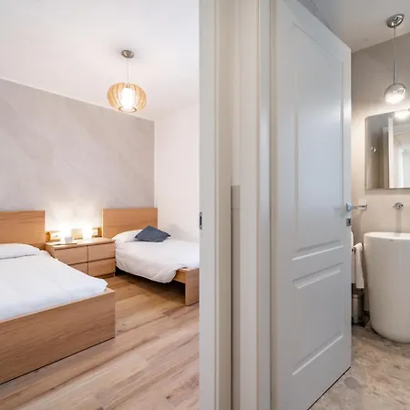 Sunshine - Luxury Property, With Pool & Large Private Garden, Few Steps From The Beach, Ideal For Families, Large Groups And People With Mobility Issuess Villa Dervio