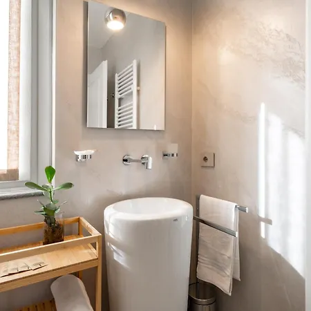 Sunshine - Luxury Property, With Pool & Large Private Garden, Few Steps From The Beach, Ideal For Families, Large Groups And People With Mobility Issuess * Dervio