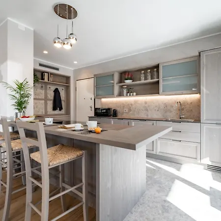 Sunshine - Luxury Property, With Pool & Large Private Garden, Few Steps From The Beach, Ideal For Families, Large Groups And People With Mobility Issuess ヴィラ *